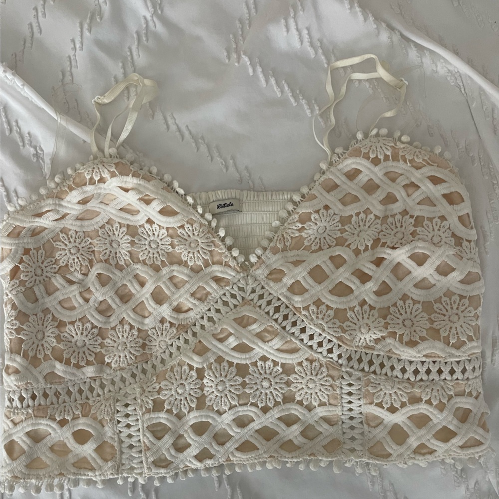 White floral crop tank top